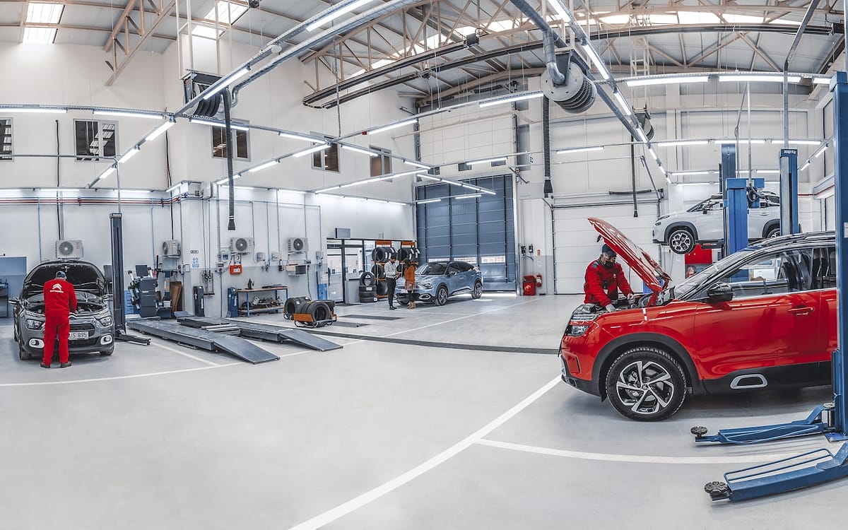 Automotive workshop environment representing panel shop customers